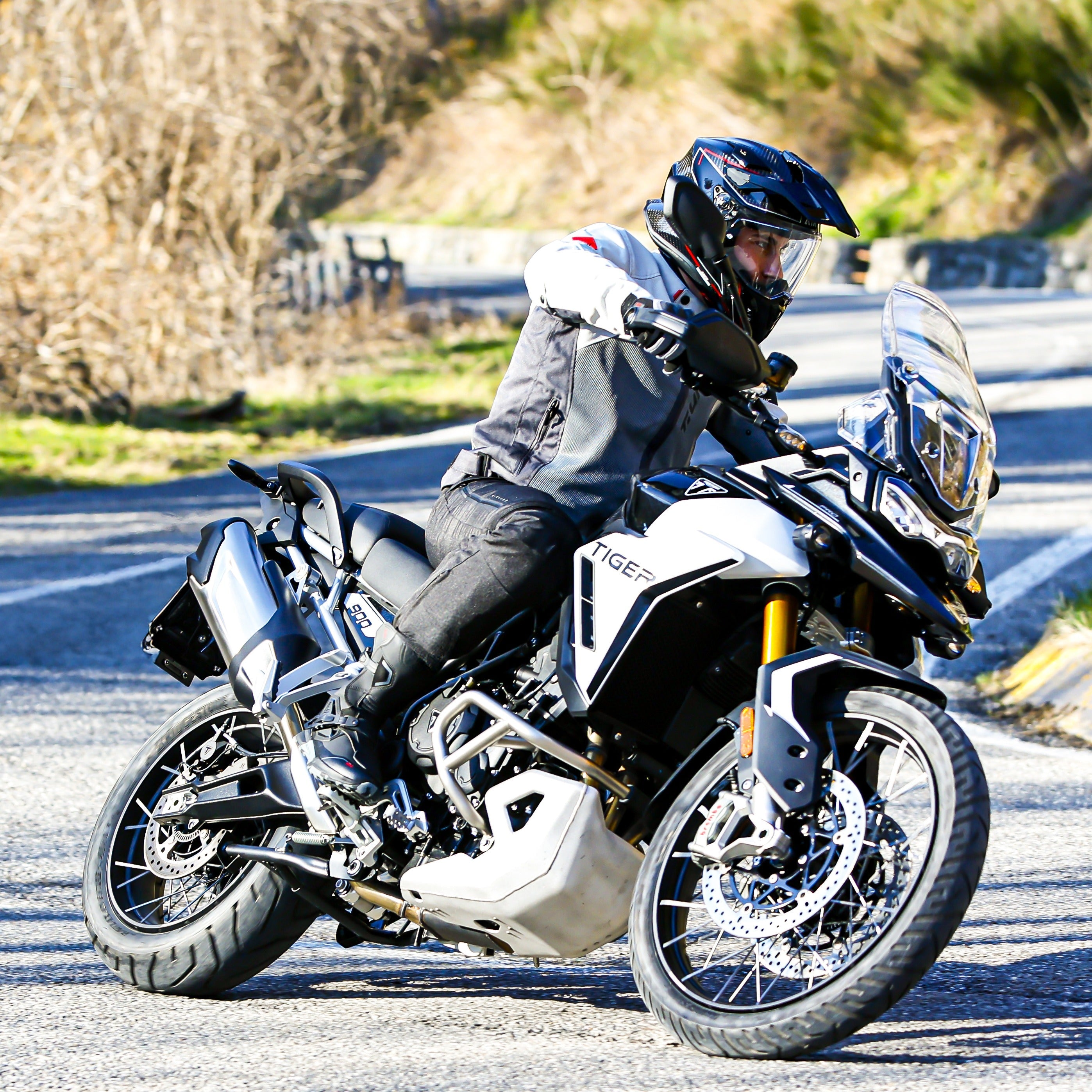 Gli stivali da viaggio secondo Eleveit: protezione e comfort per esplorare nuove strade